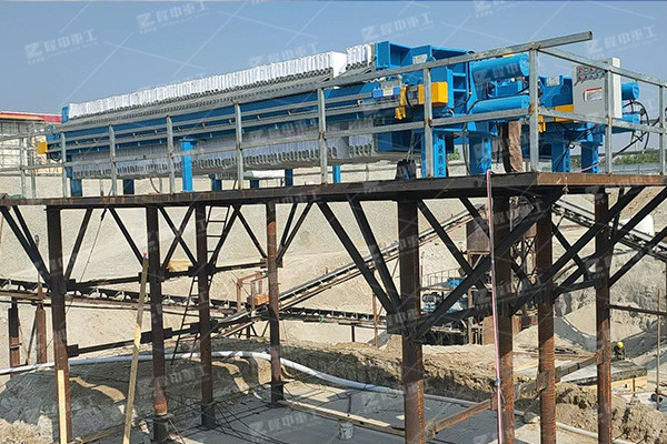 礦山洗砂怎么脫水，污泥脫水機(jī)可以脫干凈嗎？